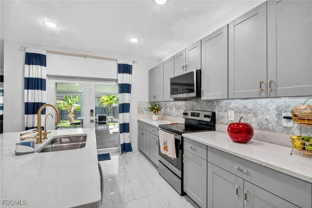 317 SW 26th AVE, Cape Coral, FL 33991