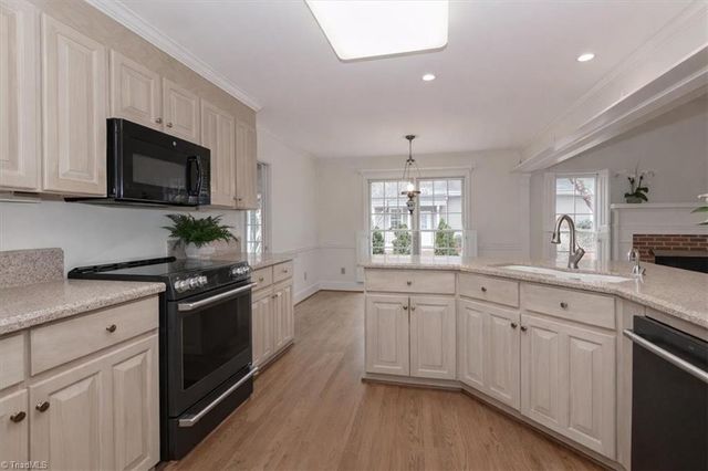 415 N Greenbriar Road, Statesville, NC 28625