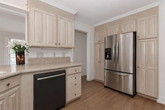 415 N Greenbriar Road, Statesville, NC 28625