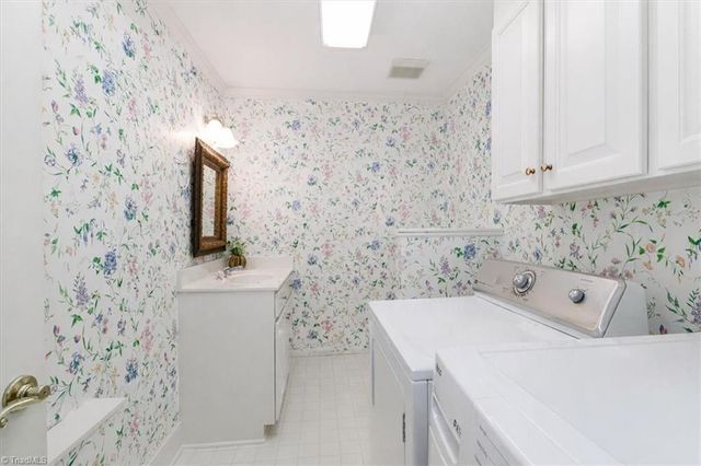 415 N Greenbriar Road, Statesville, NC 28625