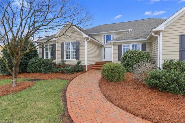 415 N Greenbriar Road, Statesville, NC 28625