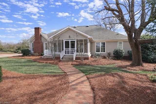 415 N Greenbriar Road, Statesville, NC 28625