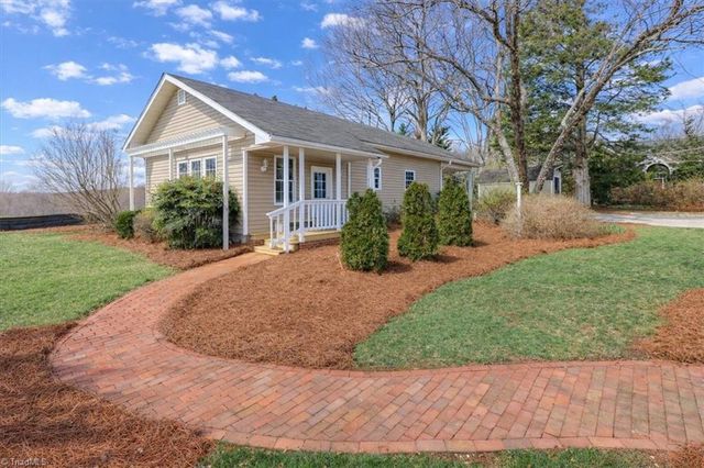 415 N Greenbriar Road, Statesville, NC 28625