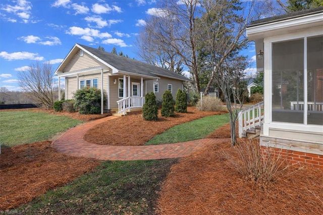 415 N Greenbriar Road, Statesville, NC 28625