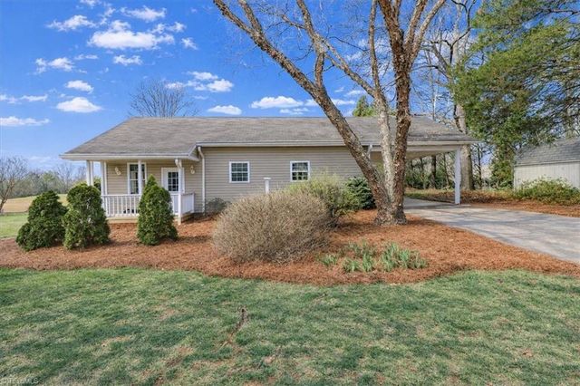 415 N Greenbriar Road, Statesville, NC 28625