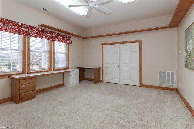 415 N Greenbriar Road, Statesville, NC 28625