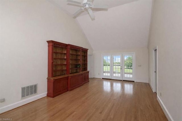 415 N Greenbriar Road, Statesville, NC 28625