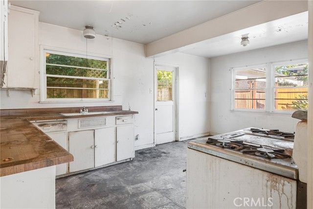 1629 Amapola Avenue, Torrance, CA 90501