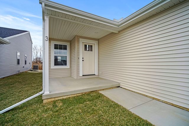 3 Eric Court, Bloomington, IL 61705