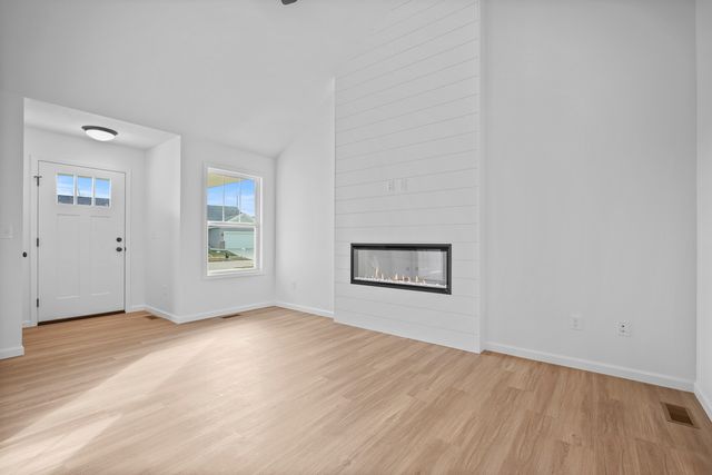 3 Eric Court, Bloomington, IL 61705