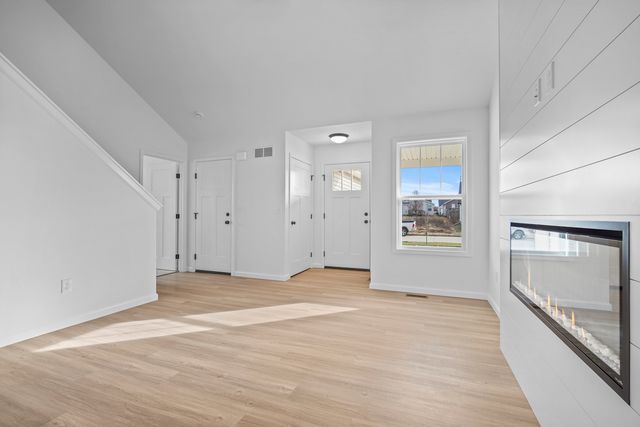 3 Eric Court, Bloomington, IL 61705