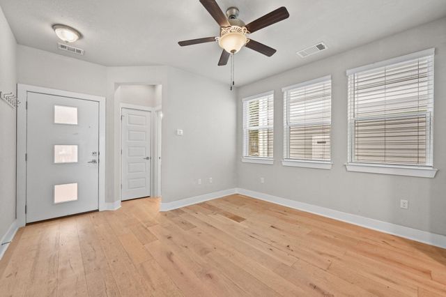 2008 Sager DR 256C, Austin, TX 78741