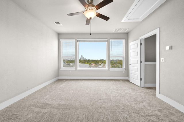 2008 Sager DR 256C, Austin, TX 78741