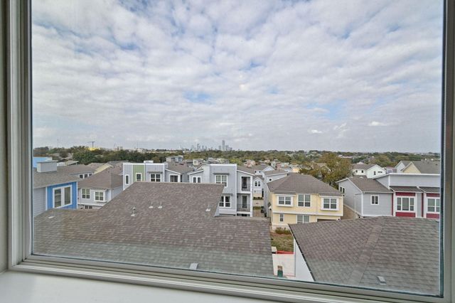 2008 Sager DR 256C, Austin, TX 78741