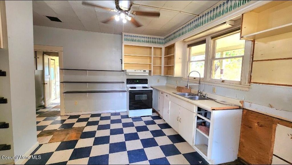 346 S 4th St, St. Maries, ID 83861 photo 4