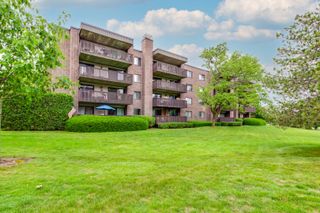917 Vose Drive 411, Gurnee, IL 60031