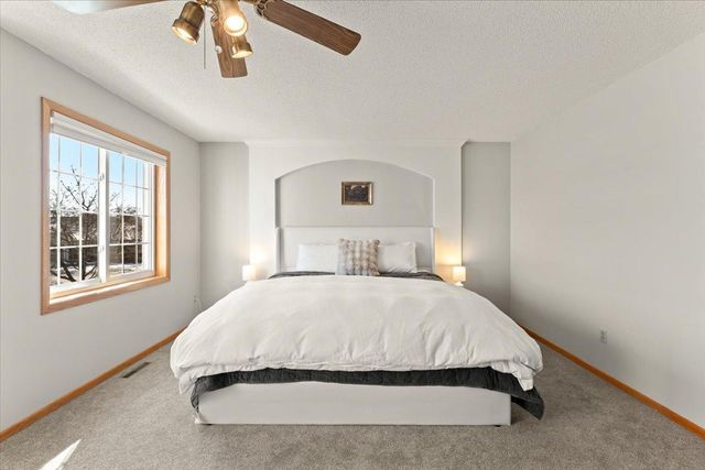 929 Old Steine Circle, New Brighton, MN 55112