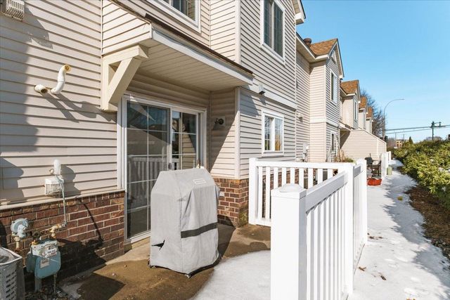 929 Old Steine Circle, New Brighton, MN 55112