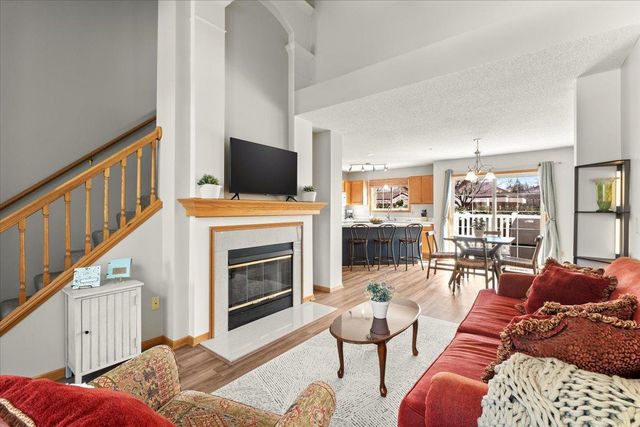 929 Old Steine Circle, New Brighton, MN 55112