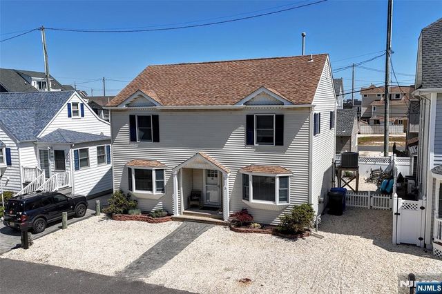 126 Bayberry Road, Lavallette, NJ 08735