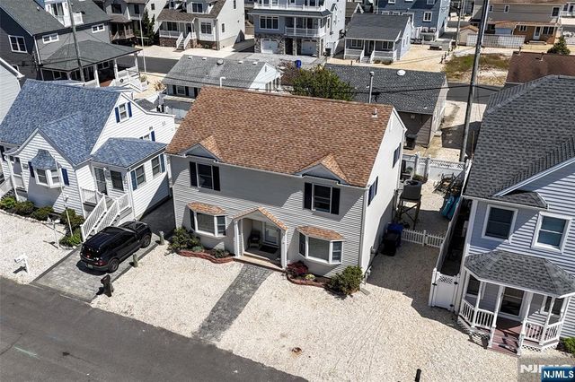 126 Bayberry Road, Lavallette, NJ 08735