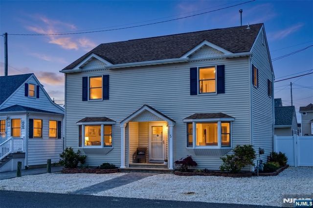 126 Bayberry Road, Lavallette, NJ 08735