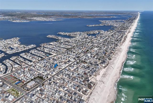 126 Bayberry Road, Lavallette, NJ 08735