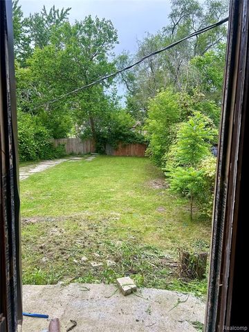 12051 Wilshire Drive, Detroit, MI 48213
