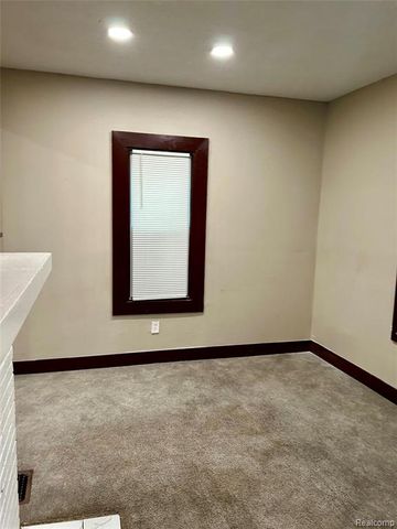 12051 Wilshire Drive, Detroit, MI 48213