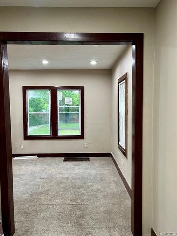 12051 Wilshire Drive, Detroit, MI 48213