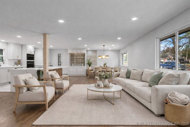 4334 S Trenton Avenue, Tulsa, OK 74105