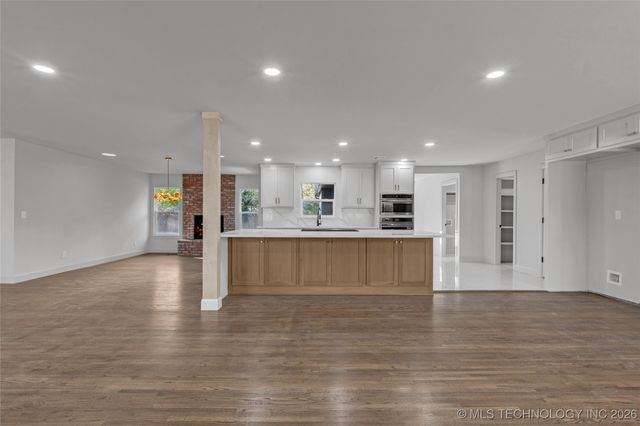 4334 S Trenton Avenue, Tulsa, OK 74105