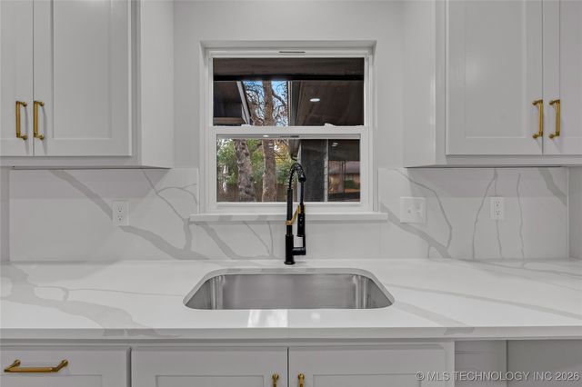 4334 S Trenton Avenue, Tulsa, OK 74105