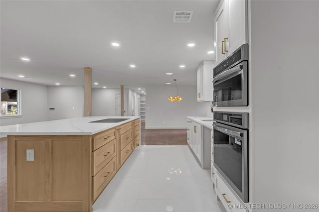 4334 S Trenton Avenue, Tulsa, OK 74105