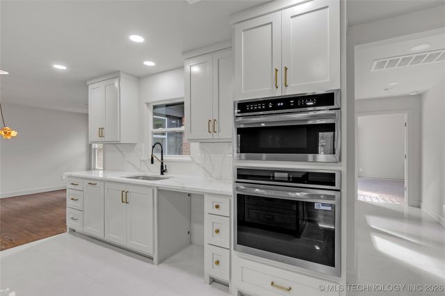 4334 S Trenton Avenue, Tulsa, OK 74105