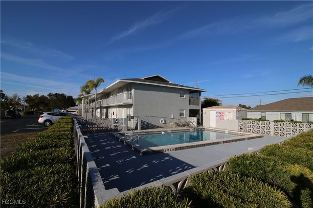 3705 Country Club BLVD 1-12, Cape Coral, FL 33904