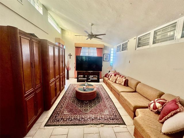 2 St. ESTANCIAS DEL LAGO D-4, Caguas, PR 00725