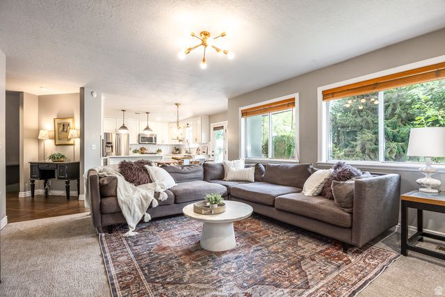2398 E WILLOW HILLS DR, Sandy, UT 84093