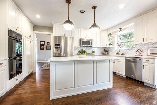 2398 E WILLOW HILLS DR, Sandy, UT 84093