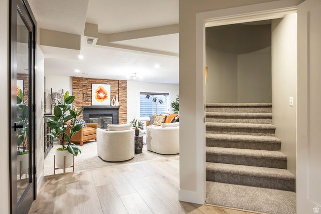 2398 E WILLOW HILLS DR, Sandy, UT 84093