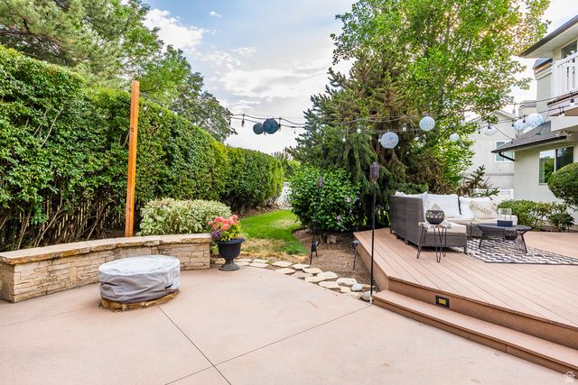 2398 E WILLOW HILLS DR, Sandy, UT 84093