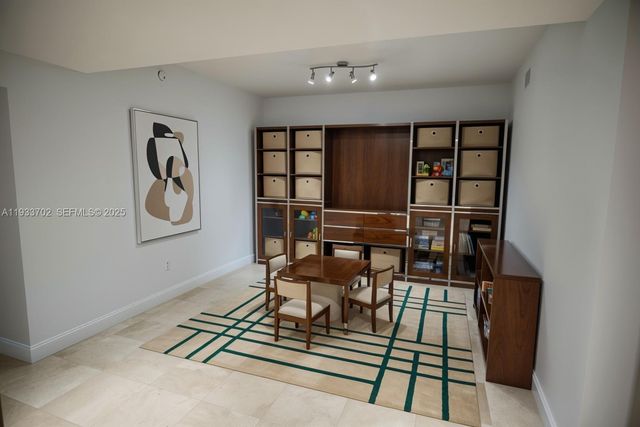 3330 NE 190th St 1112, Aventura, FL 33180