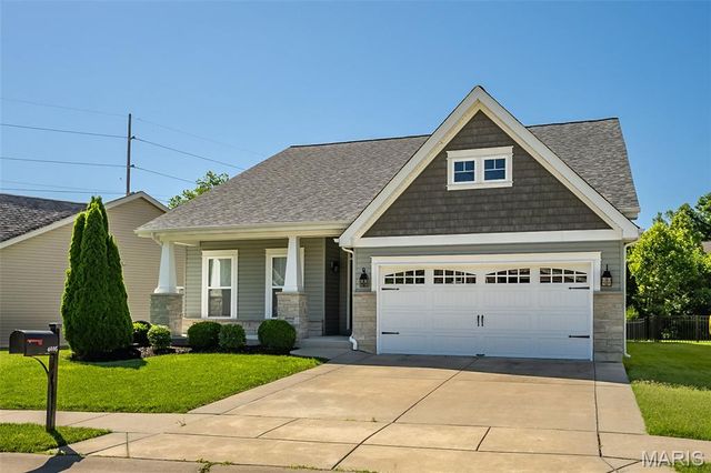 4005 Hathaway Place, St Peters, MO 63304