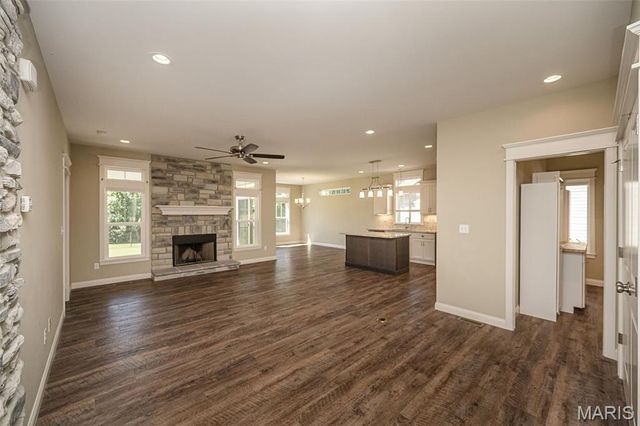 4005 Hathaway Place, St Peters, MO 63304