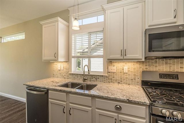 4005 Hathaway Place, St Peters, MO 63304