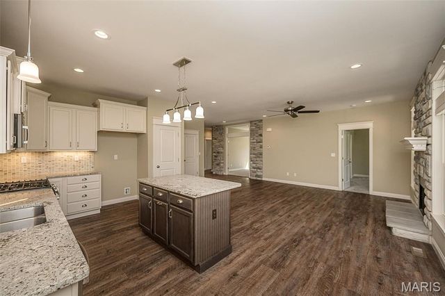 4005 Hathaway Place, St Peters, MO 63304