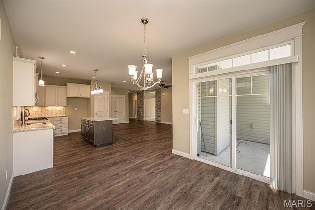 4005 Hathaway Place, St Peters, MO 63304
