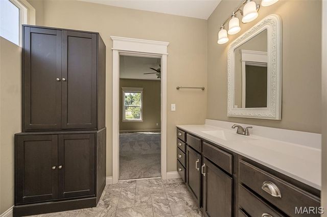 4005 Hathaway Place, St Peters, MO 63304