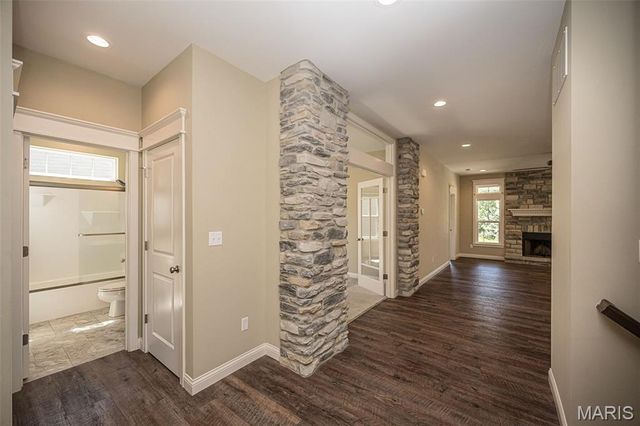 4005 Hathaway Place, St Peters, MO 63304