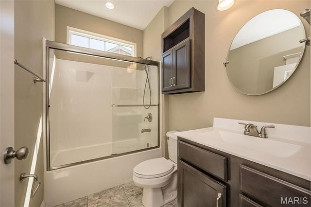 4005 Hathaway Place, St Peters, MO 63304